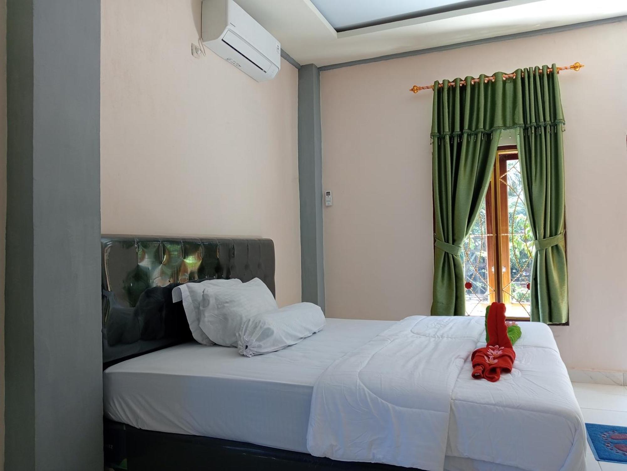 Yusilver Guest House Labuan Bajo Pokoj fotografie