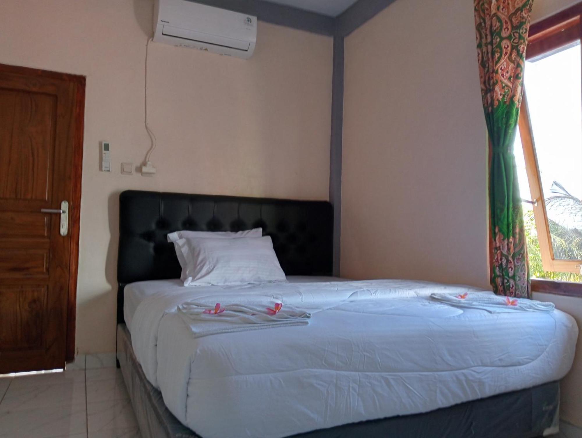 Yusilver Guest House Labuan Bajo Pokoj fotografie